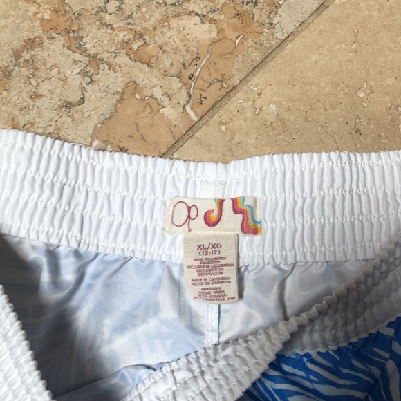 Ocean Pacific XL draw string beach shorts - Picture 7 of 7